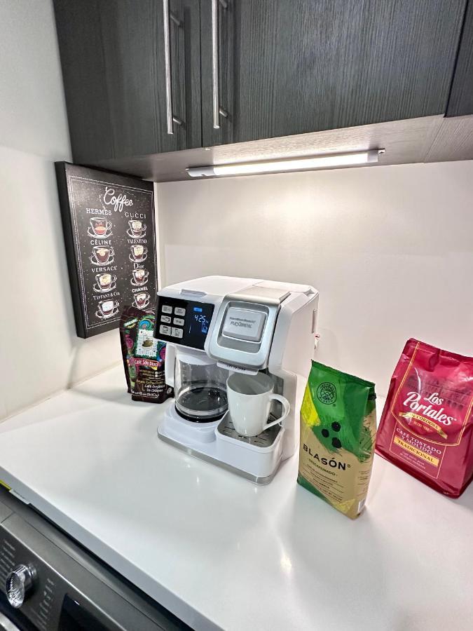 Entire Luxurious Apartment In Shopping Mall Мехико Экстерьер фото