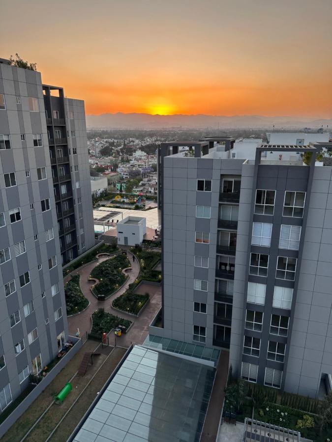 Entire Luxurious Apartment In Shopping Mall Мехико Экстерьер фото