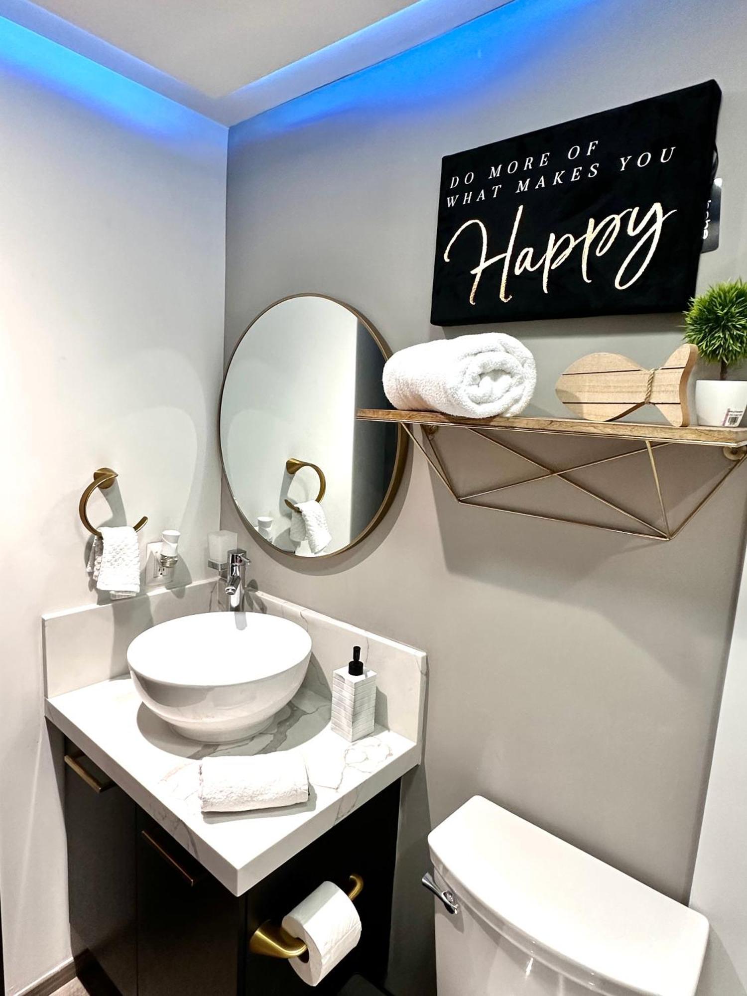 Entire Luxurious Apartment In Shopping Mall Мехико Экстерьер фото
